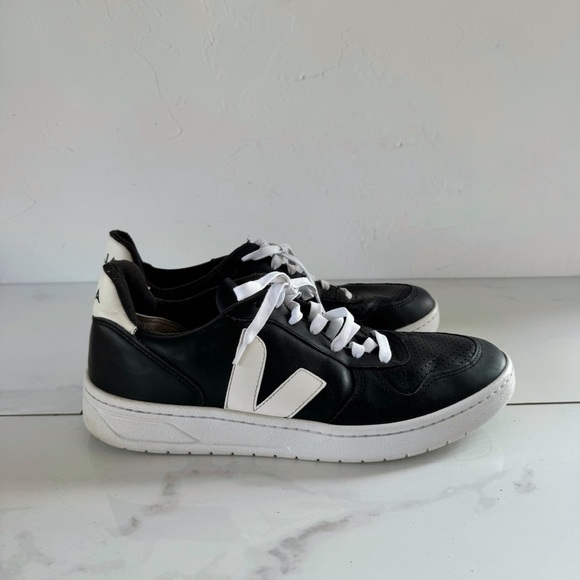 Veja Other - Veja V 10 Sneakers in Black Size 10